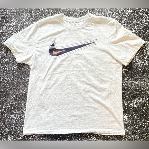 The Nike Tee Women’s Size Medium White/Navy/Peach - Picture 1 of 3